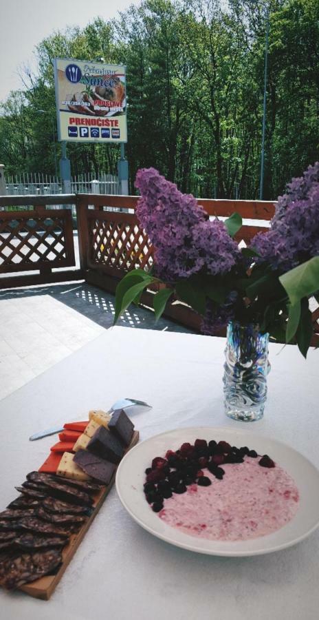 Konaciste Simce Bed & Breakfast คราลเยโว ภายนอก รูปภาพ