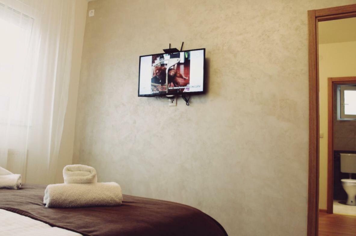 Konaciste Simce Bed & Breakfast คราลเยโว ภายนอก รูปภาพ