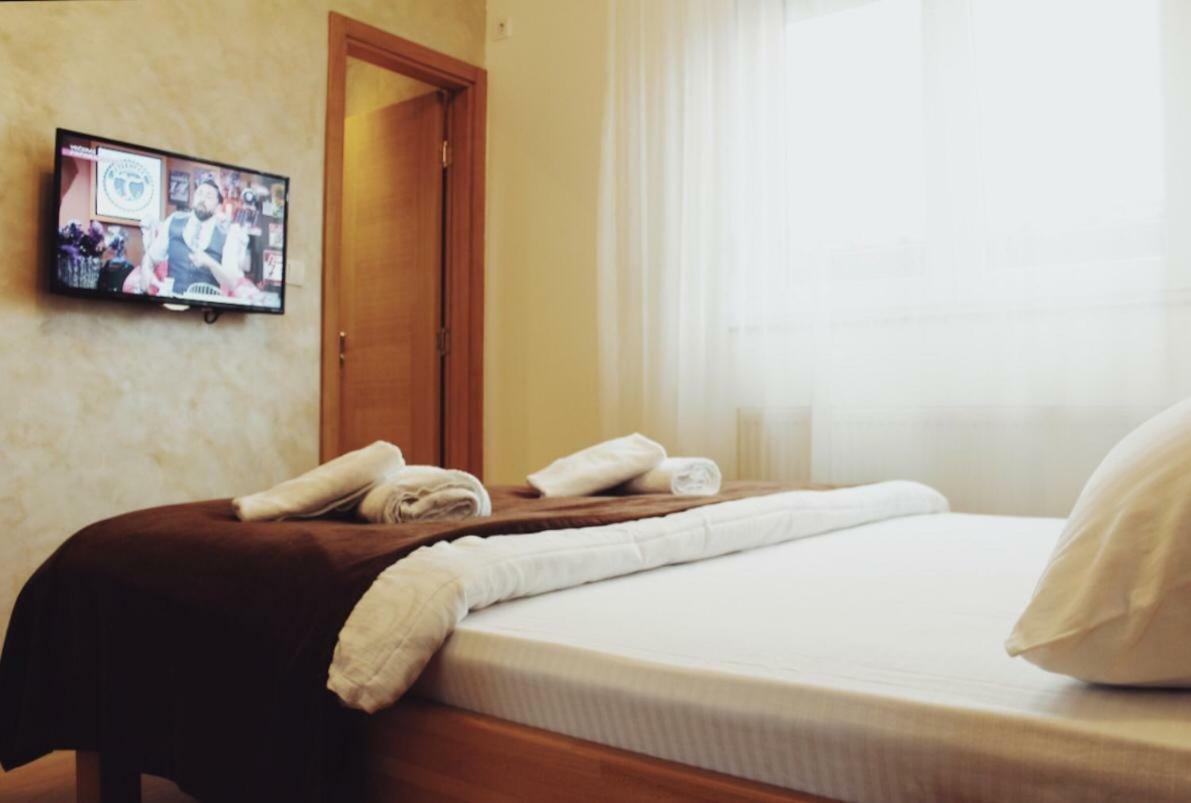 Konaciste Simce Bed & Breakfast คราลเยโว ภายนอก รูปภาพ
